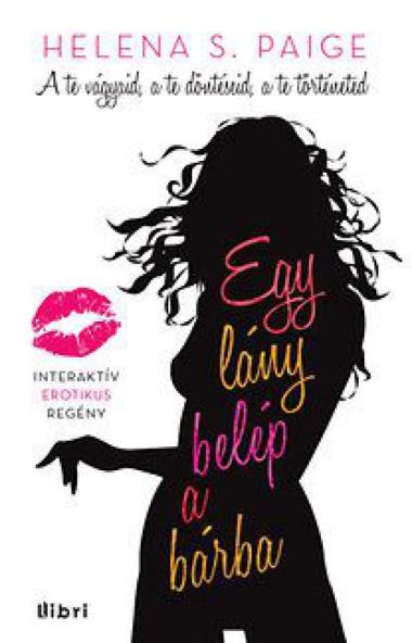 Egy lány belép a bárba